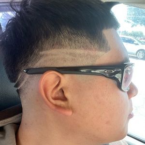 Meet your Posher, Cesar